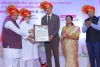 वकिली पेशाला दिली समाजकार्याची जोड; उद्योजक मानसिंग पवार यांचे गौरवउद्गार