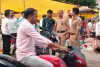 आठवडी बाजारात पोलिसांचा कडक पहारा; चोरट्यांचा डाव फसला!