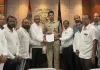 परतुर येथे पाकिस्तानी संदर्भात व्हिडिओ व्हायरल प्रकरणी किड्स वर्ल्ड इंग्लिश स्कूलवर कारवाईची मागणी; सकल हिंदू समाजाचे पोलीस अधीक्षकांकडे निवेदन