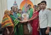 भक्तिभावाचा सोहळा! तुळजाभवानी मातेच्या चरणी औसा येथील सावंत कुटुंबीयांकडून 'एक तोळा सोन्याचा हार' अर्पण