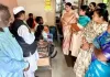 पिंपळवंडी येथील पीडित कुटुंबियांची राष्ट्रवादी काँग्रेसच्या राष्ट्रीय अध्यक्षा आणि उपमुख्यमंत्री सुनेत्रा पवार यांनी घेतली भेट..!