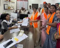 पाचोर्‍यात शिंदे गटाकडून नगरपालिकेला  लोकनियुक्त नगराध्यक्ष पदा साठी सुनिता किशोर पाटील व २८ नगरसेवक यांचे उमेदवारी अर्ज दाखल