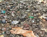 कचऱ्याने तुंबलेला नाला साफ करा, अन्यथा नगर परिषदेसमोर उपोषण..!