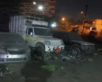 बाफना टी पॉईंट येथे आग : ३ वाहने जळून खाक