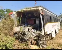 लग्न लावून परत येत असलेला वराती बसला अपघात.... सगळे वराती बस मधील साखर झोपेत असताना झाला अपघात..!