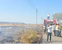 सोलार लाईटच्या खांबावरील शाॅट सर्किटमुळे परसराम तांड्यावर आगीचे तांडव 