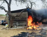 शेतकऱ्याच्या गोठ्याला आग अंदाजे चार लाखाचे नुकसान आल्फर येथील घटना