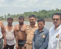भोकरला मावेजासाठी शेतकऱ्याचे जलबुडी अंदोलन