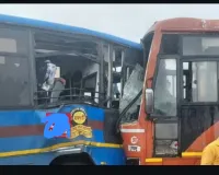 जालना–बीड महामार्गावर दोन एसटी बसची समोरासमोर धडक; विद्यार्थी व प्रवासी जखमी