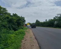 देगलूर-नांदेड महामार्गावर वझरगा येथील मण्याड नदीच्या वळणावर अपघाताचे सावट; झाडे-झुडपांमुळे वाहनधारकांचे जीव धोक्यात!