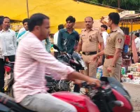 आठवडी बाजारात पोलिसांचा कडक पहारा; चोरट्यांचा डाव फसला!