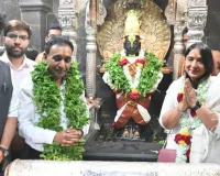 श्री विठ्ठल रुक्मिणी मातेचे मुख्य सचिव राजेश अग्रवाल यांनी सपत्नीक दर्शन घेतले