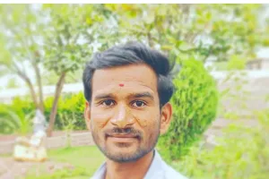 मदनवाडी येथे उसाने भरलेल्या ट्रॅक्टरखाली युवक ठार