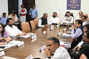 छत्रपती संभाजीनगर ते अहिल्यानगर रस्त्याची तातडीने दुरुस्ती करावी : मुख्यमंत्री देवेंद्र फडणवीस