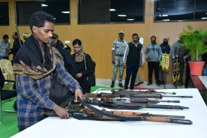 गोंदिया जिल्ह्यात आतापर्यंतचे सर्वात मोठे नक्षलवादी आत्मसमर्पण 