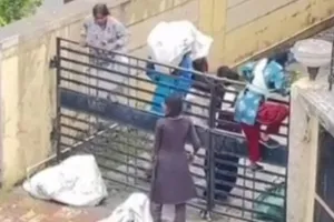 पुण्यातील कोट्यवधींच्या धाडसी घरफोडी नंतर मोहिदेपूर येथील सहा तरुणींना पोलिसांनी घेतले ताब्यात..!