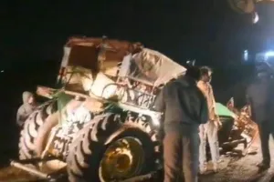 भिगवण राशीन रोडवर ट्रॅक्टर-स्विफ्टचा भीषण अपघात ;एकचा जागीच मृत्यू तर दोन गंभीर जखमी