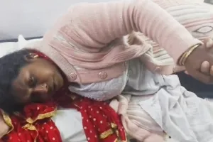 बंगाली कॅम्पमध्ये अपक्ष उमेदवाराची गुंडगिरी; भाजप महिला कार्यकर्तीचा विनयभंग व मारहाण