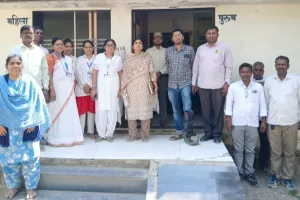 अफवांमुळे एचपीव्ही लसीकरणाकडे पालकांची पाठ; जिल्हा आरोग्य अधिकारी डॉ.जयश्री भुसारे यांची वाकुळणी येथे तपासणी