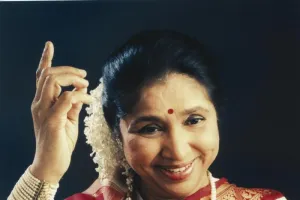 चतुरस्त्र सूर हरपला; आ.सुधीर मुनगंटीवार यांची आशाताई भोसले यांच्या निधनाबद्दल हृदयस्पर्शी शोकसंवेदना