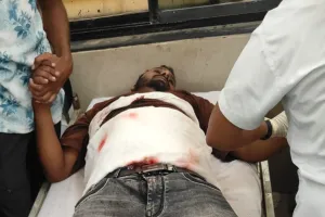 हिमायतनगर शहरात दोन गटात हाणामारी; एकमेकांवर तलवारी व  चाकूने हल्ला