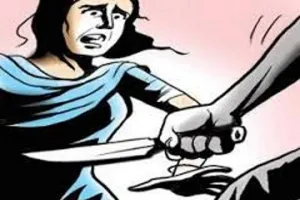 चाकू हल्ल्यातील आरोपी अद्याप फरार 
