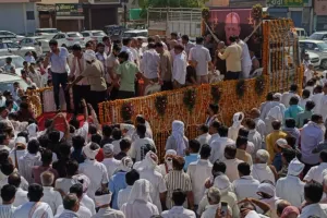 हजारो समर्थकांच्या उपस्थितीत लोकनेता सुरेशकुमार जेथलिया यांना साश्रू नयण्णांनी अखेरचा निरोप..!