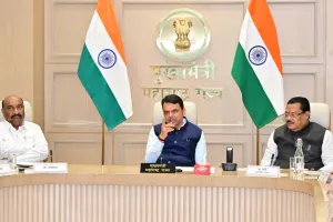 योजना पूर्ण करून शहरवासीयांना शुद्ध व नियमित पाणीपुरवठा करा : मुख्यमंत्री देवेंद्र फडणवीस
