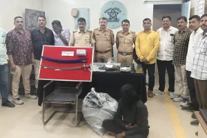 इतवारा पोलिसांकडून धडक कारवाई ;6 हजार 500 प्रतिबंधित गोळ्या, ७७१ ग्रॅम गांजा जप्त