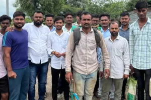 तिरंग्याला सलाम अन् गावाच्या स्वच्छतेला हातभार; पारधचा अनोखा उपक्रम..!