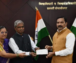 मुलाच्या लग्नाच्या आहेराची रक्कम मुख्यमंत्री सहायता निधीत