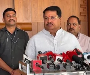 पक्षासाठी दोन पावले मागे घेतली,काँग्रेस पक्षश्रेष्ठींच्या बैठकीनंतर चंद्रपूर काँग्रेसमध्ये तोडगा निघाला : काँग्रेस विधिमंडळ नेते विजय वडेट्टीवार यांनी केले स्पष्ट