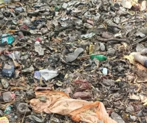 कचऱ्याने तुंबलेला नाला साफ करा, अन्यथा नगर परिषदेसमोर उपोषण..!