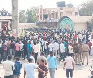 महापुरुषाची विटंबना ; पोलिसांची तत्परता अवघ्या काही तासात जळगाव पोलिसांनी आरोपीस ठोकल्या बेड्या