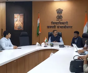 ग्राहकांना गॅस वितरण घरपोच करावे- जिल्हाधिकारी दिलीप स्वामी