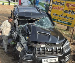 नाशिक–छत्रपती संभाजीनगर महामार्गावर पुन्हा भीषण अपघात मद्यधुंद; कंटेनर चालकाकडून दोन वाहनांना धडक, तिघे जखमी, एकाची प्रकृती चिंताजनक