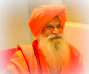 श्री दत्त शिखर संस्थानचे महंत प. पू. मधुसूदनजी भारती महाराज वैकुंठवासी