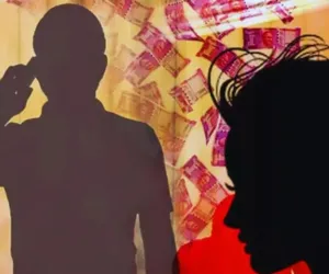 प्रेमजाळ्यात अडकवून तरुणाकडून लाखोंची उकळपट्टी; पैशांसाठी विष पाजून ठार मारण्याचा प्रयत्न