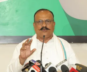 Breking News : बारामती पोटनिवडणुकीतून काँग्रेसची माघार : हर्षवर्धन सपकाळ 