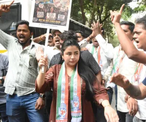 ‘NEET’ पेपरफुटी प्रकरणी मुंबई युवक काँग्रेसचे भाजपा सरकारविरोधात तीव्र आंदोलन