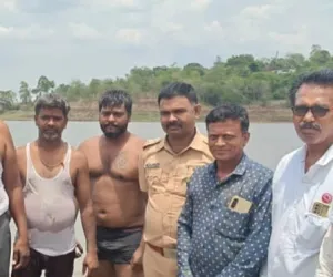 भोकरला मावेजासाठी शेतकऱ्याचे जलबुडी अंदोलन